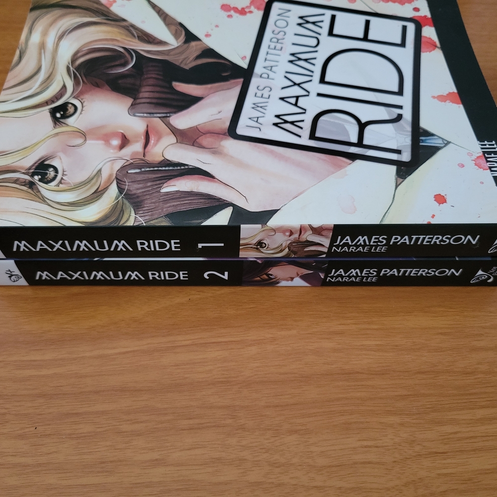 Maximum Ride Manga Volumes 1 and 2 - Picture 3 of 4
